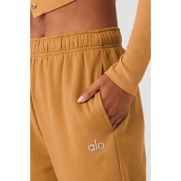 Alo Yoga Accolade Straight Leg Sweatpant Toffee XS - Picture 7 of 16